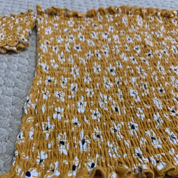 Floral Print Off-The-Shoulder - Picture 3 of 5